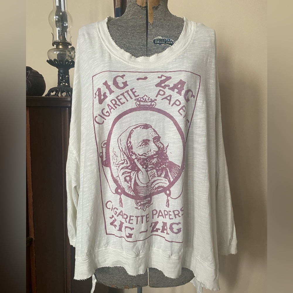 Magnolia Pearl NWT "ZIG-ZAG" Rolling Papers Hi-Lo Dolman Long Tee